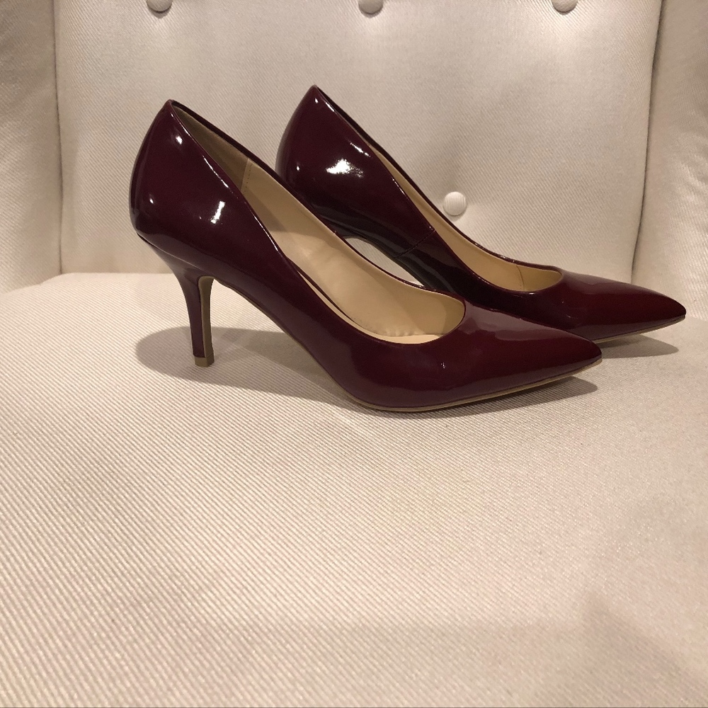 Burgundy Vegan patent pumps/heels - Picture 1 of 4